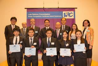 Mr Rimsky Yuen, LRC members, sponsoring company, law firms and counsel chambers representatives and finalists