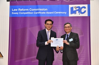 The Hon Mr Justice Cheung awarded a certificate to Mr Ho Cheuk Yuet 